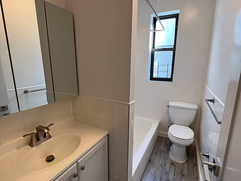 511 W 186th St #E2 — Photo 12