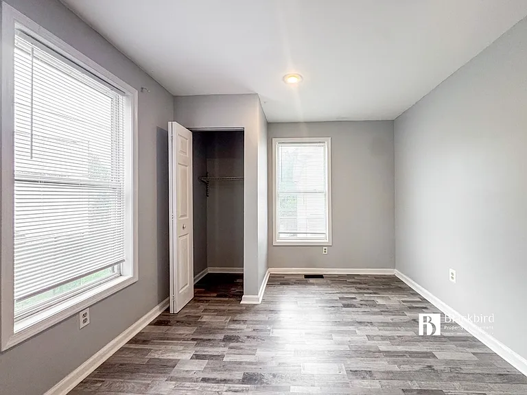 716 55th St NE #1 — Photo 8