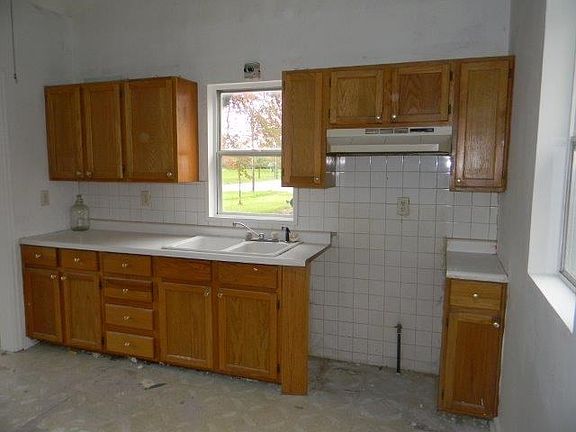2nd image of 815 W Lincoln St