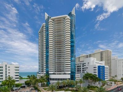 6301 Collins Ave APT 2502, Miami Beach, FL, 33141