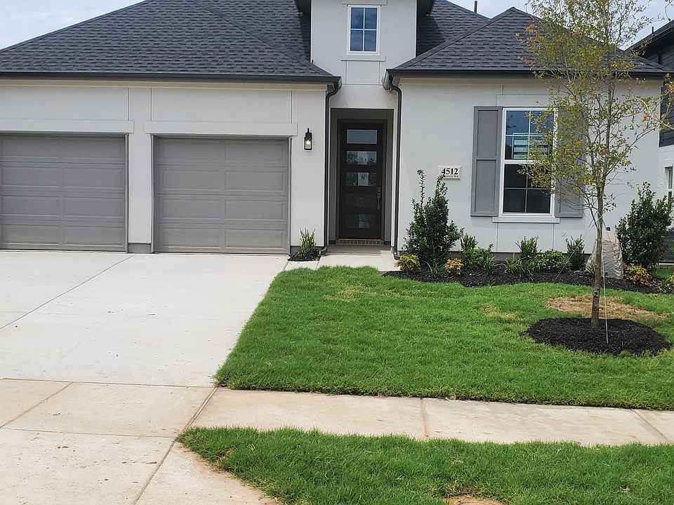 1 STORY House front view