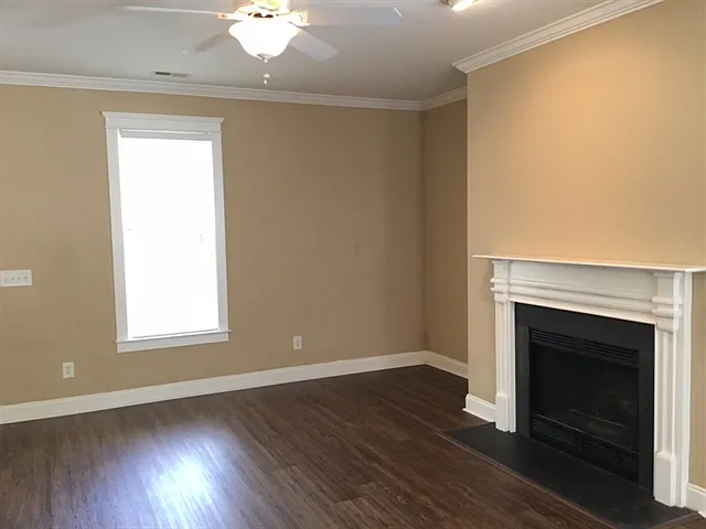 1304 Carol Oaks Dr — Photo 5
