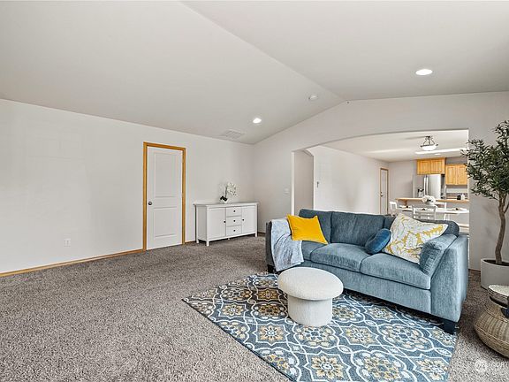 5th image of 12003 35th Avenue NE