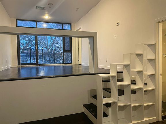 3rd image of 93 Herbert St Unit 5