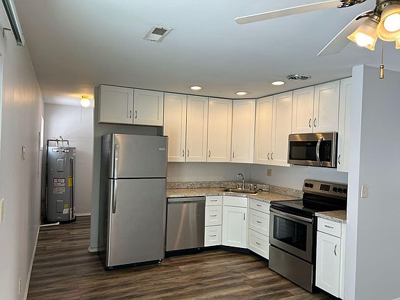 2nd image of 2110 Carolina Dr