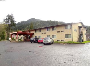 554 S Pine St, Canyonville, OR 97417