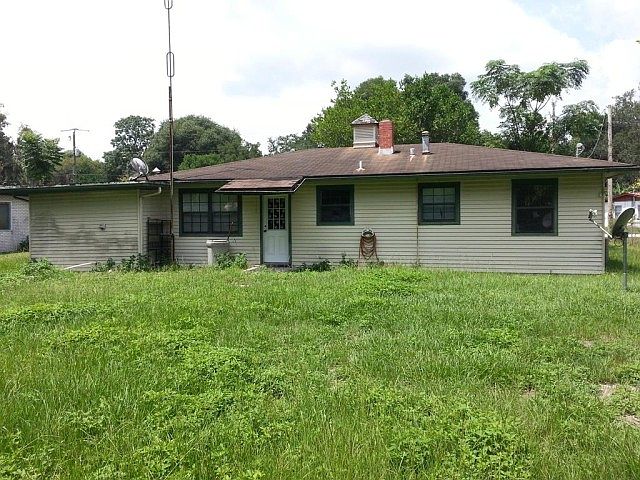 1st image of 2622 Golf Dr