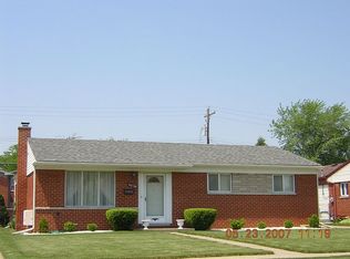 40139 Lexington Park Dr, Sterling Heights, MI 48313