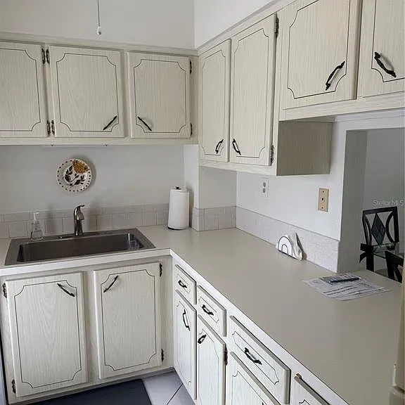775 John Ringling Blvd #33 — Photo 7