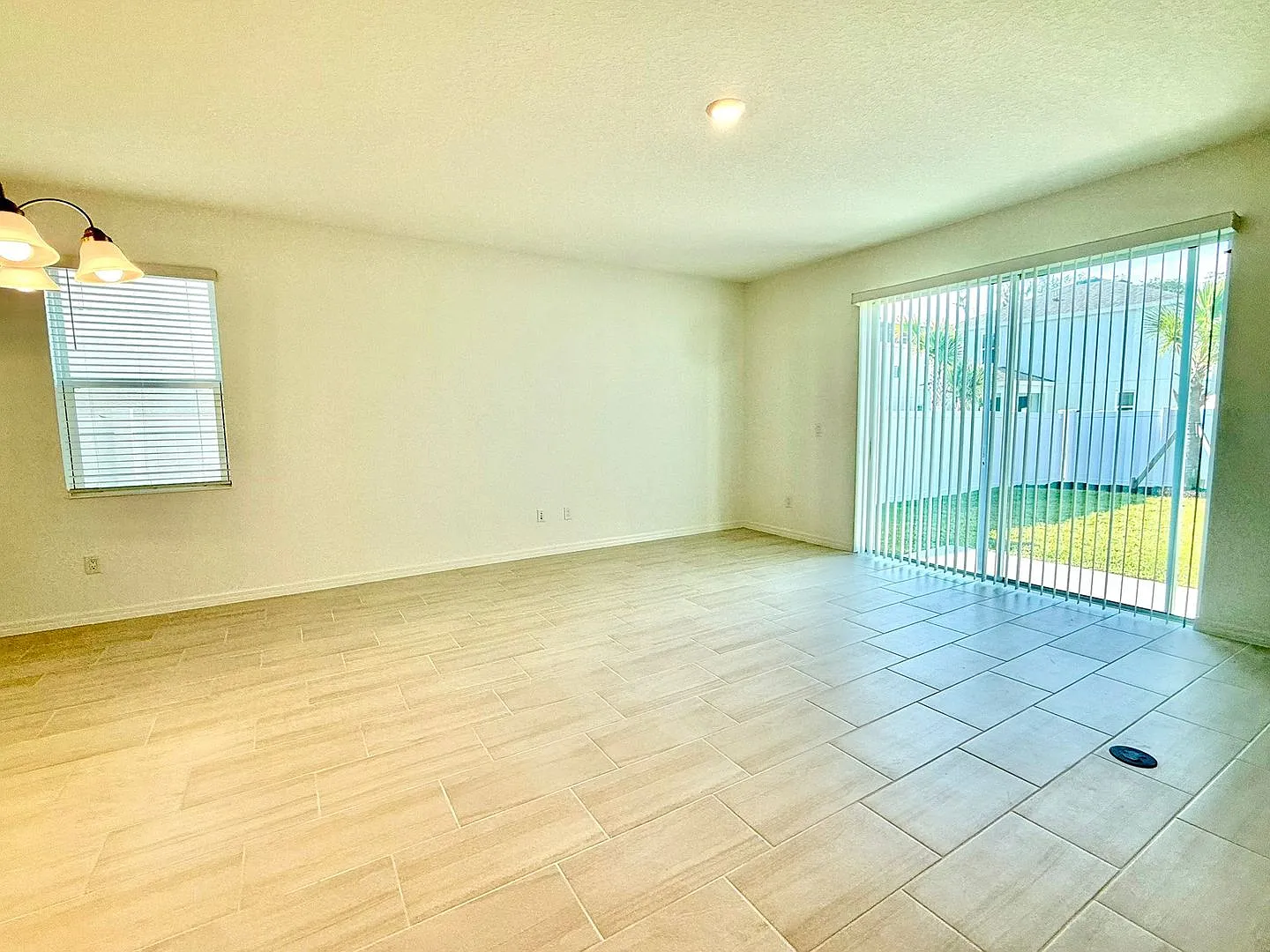 Modern comfort meets Florida living - 4Bedrooms / 2.5Bath home at Beresford Woods! — Photo 4