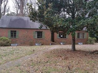 608 Mansion Cir, Hopewell, VA 23860