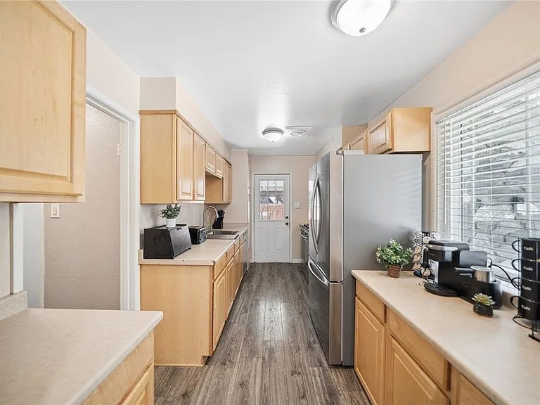 4869 Serrano Pl — Photo 16