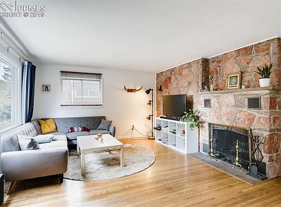 3rd image of 1722 E Dale St