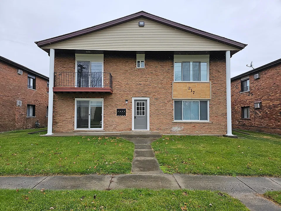 217 Harvard St #3