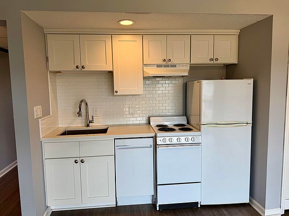4th image of 1025 Plantation Dr. #3433