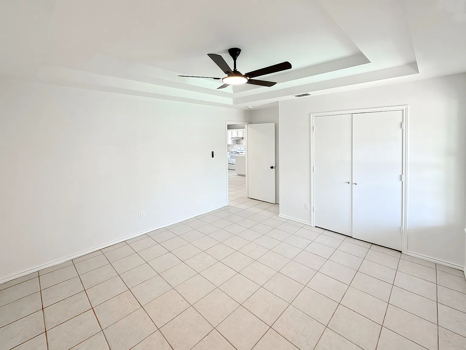 2 bed, 1000 sqft, $855 — Photo 4