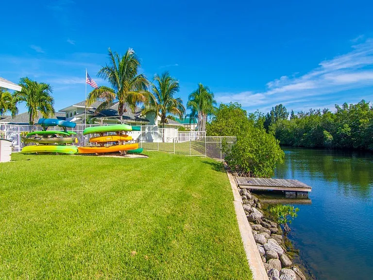 1860 Robalo Dr #203A — Photo 33