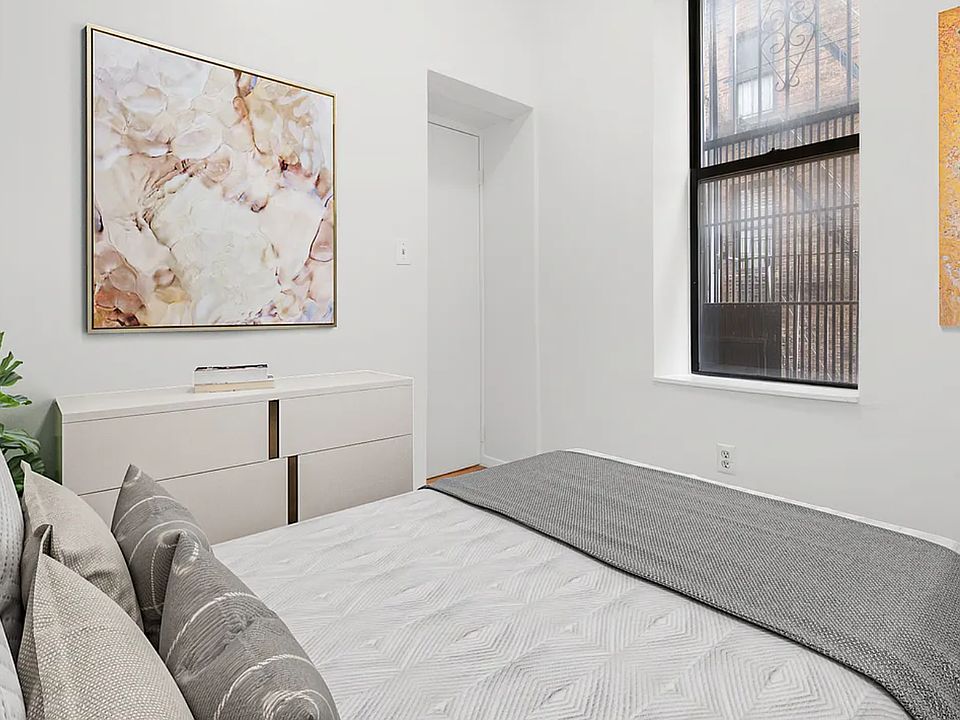 2nd image of 284 Mulberry St APT 9