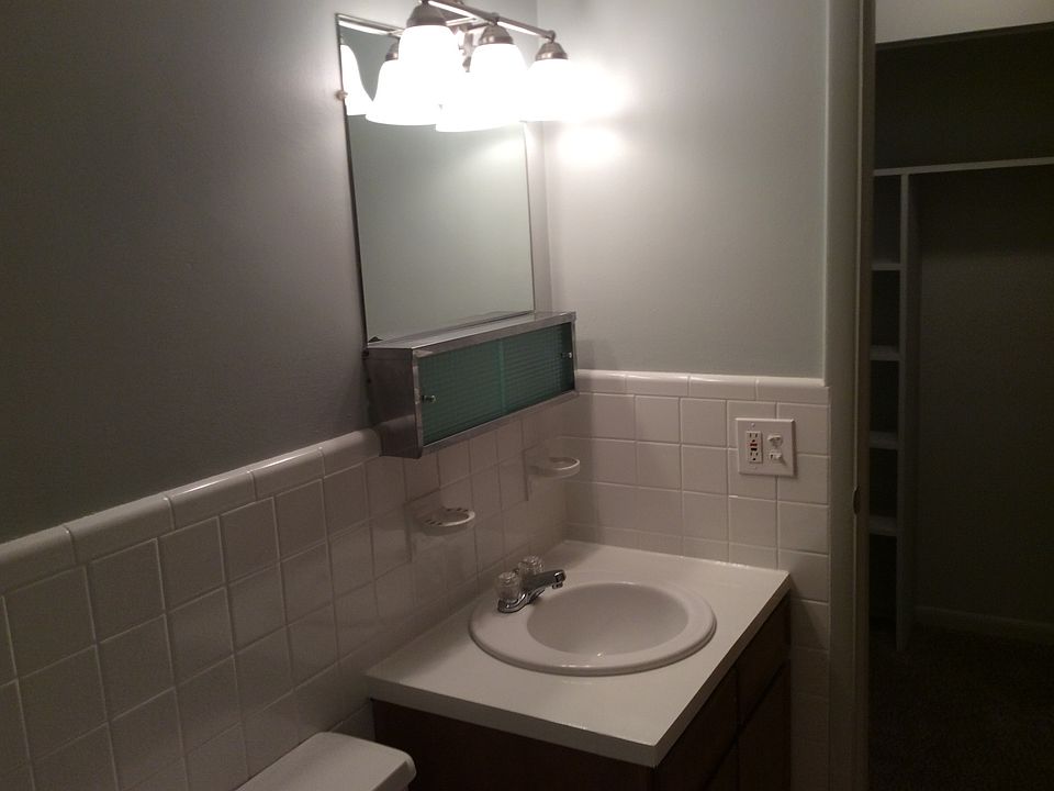 1st image of 500 N Liberty St APT 1