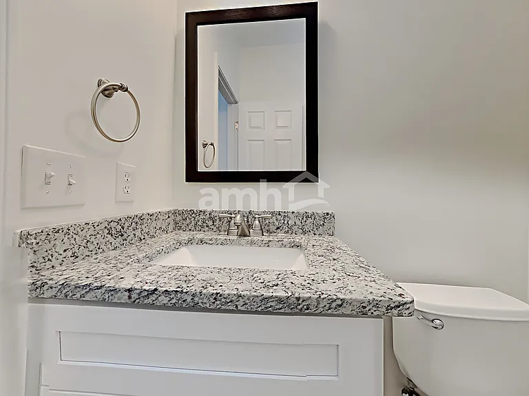 407 Howell Xing — Photo 19