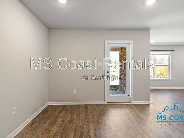 15236 Cypress Way — Photo 11