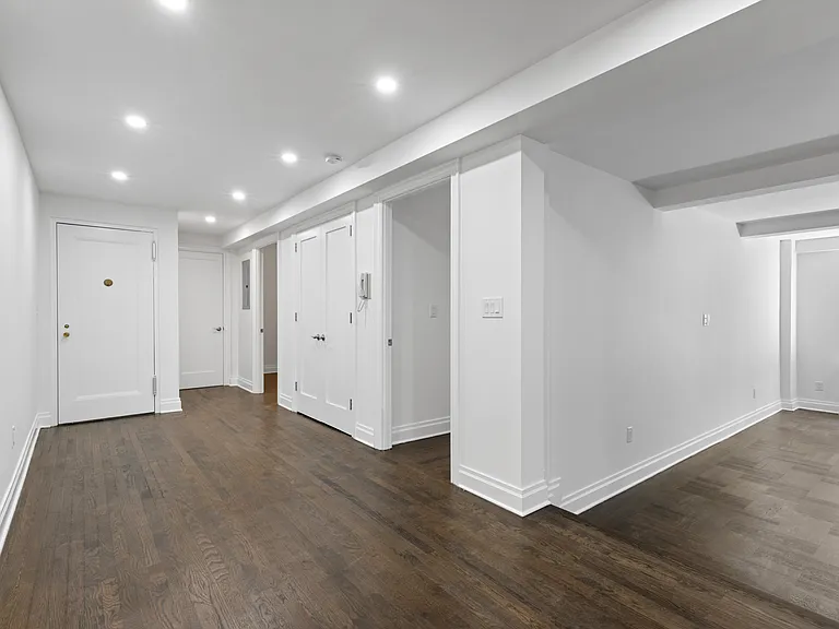 160 E 89th St #4G — Photo 7