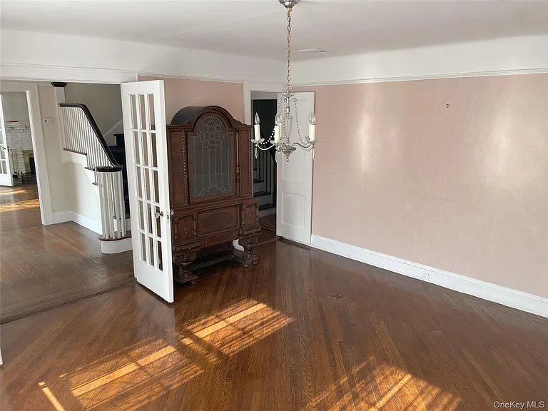 56 Nassau Blvd — Photo 9