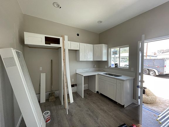 3rd image of 5140 Alumni Pl