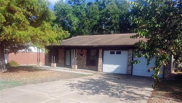 1st image of 246 NE Amy St