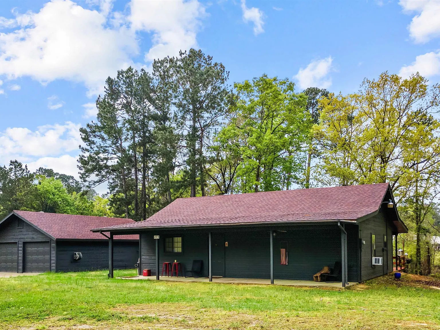 2 bed, 1.0 bath, 1360 sqft, $1,800 — Photo 3