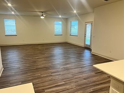4th image of 17617 Avalar Ave