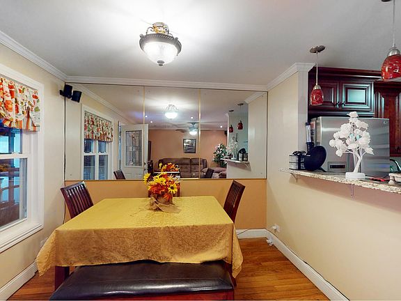 4th image of 2834 W 17th St