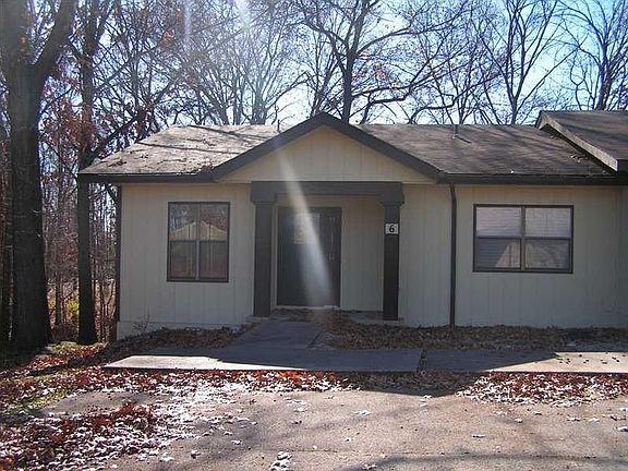 2nd image of 6 Yates Dr