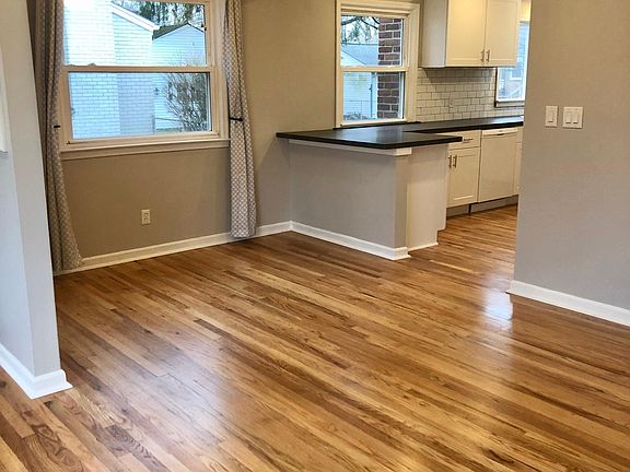 4th image of 29601 Hathaway St