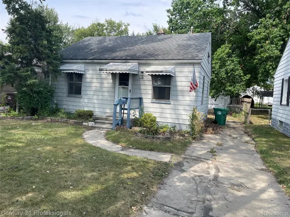 28942 Beechwood St, Garden City, MI 48135