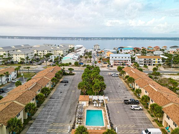 2nd image of 8443 Gulf Blvd APT C11