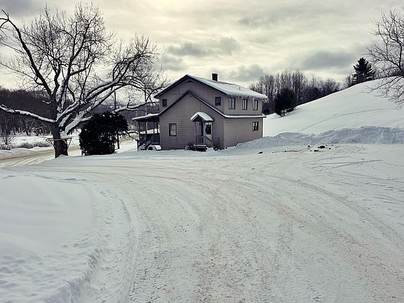 4th image of 109 River Road