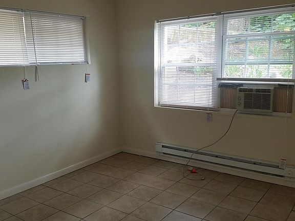 4th image of 3104 Marion Dr #B