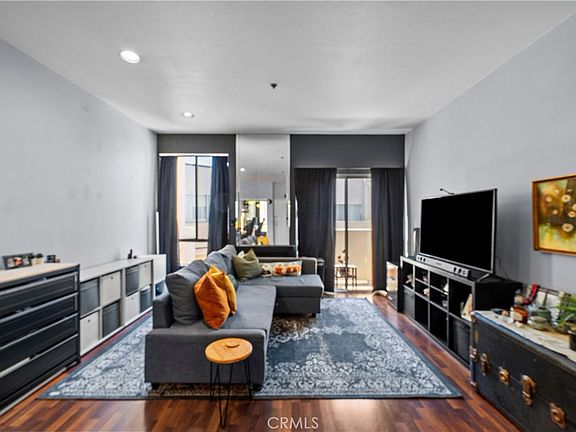 2nd image of 19350 Sherman Way Unit 328