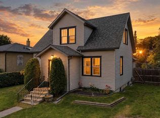 5214 E 50th St, Lacombe, AB T4L 1J1
