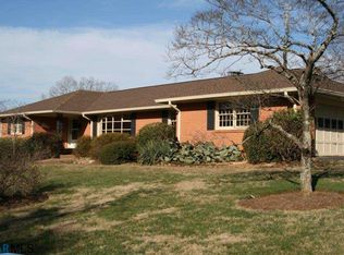 228 Carrsbrook Dr, Charlottesville, VA