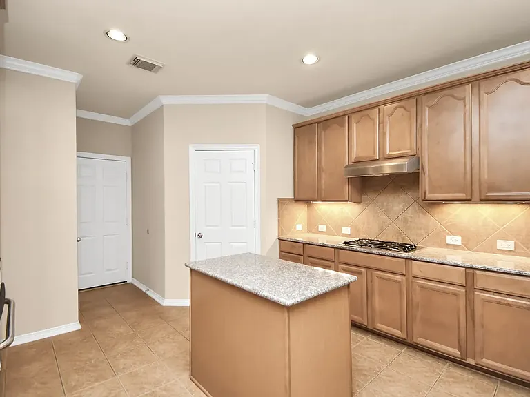 2504 Harbor Chase Dr — Photo 13