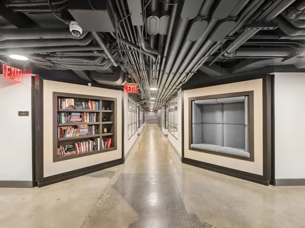 160 East 48th Street image 16 of 20