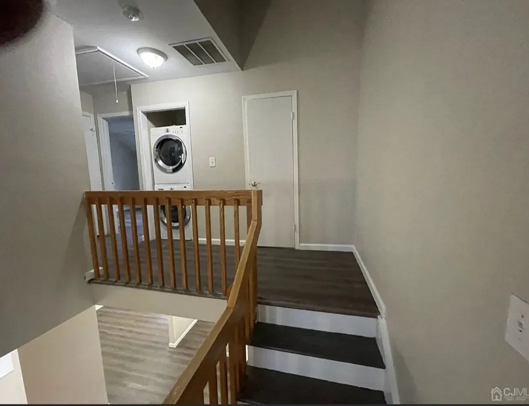 3 bed, 2.5 bath, 1470 sqft, $3,300 — Photo 1