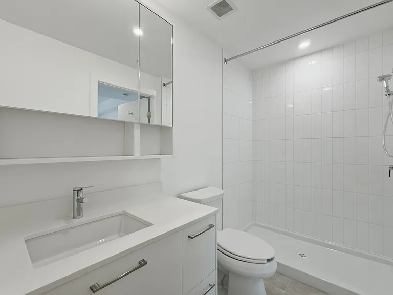 2511 Carolina St — Photo 104