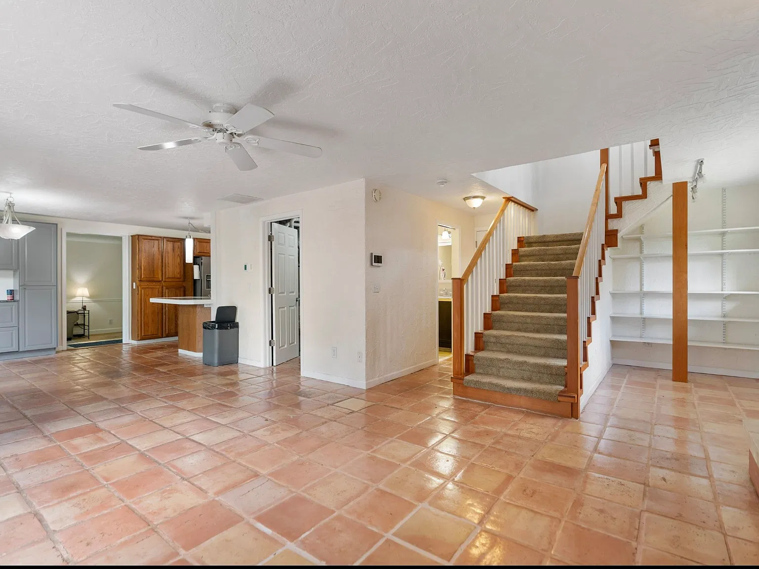 5 bed, 2.5 bath, 2522 sqft, $3,500 — Photo 4