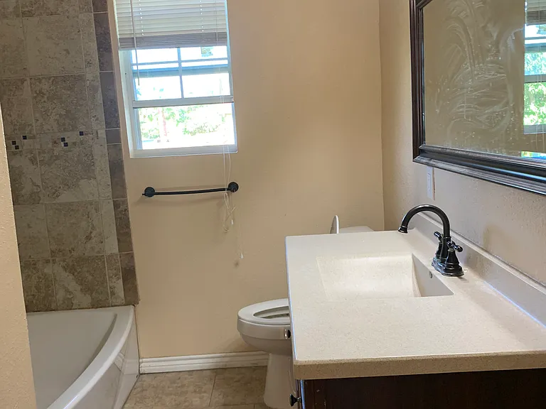 503 W Mesquite Ave — Photo 9