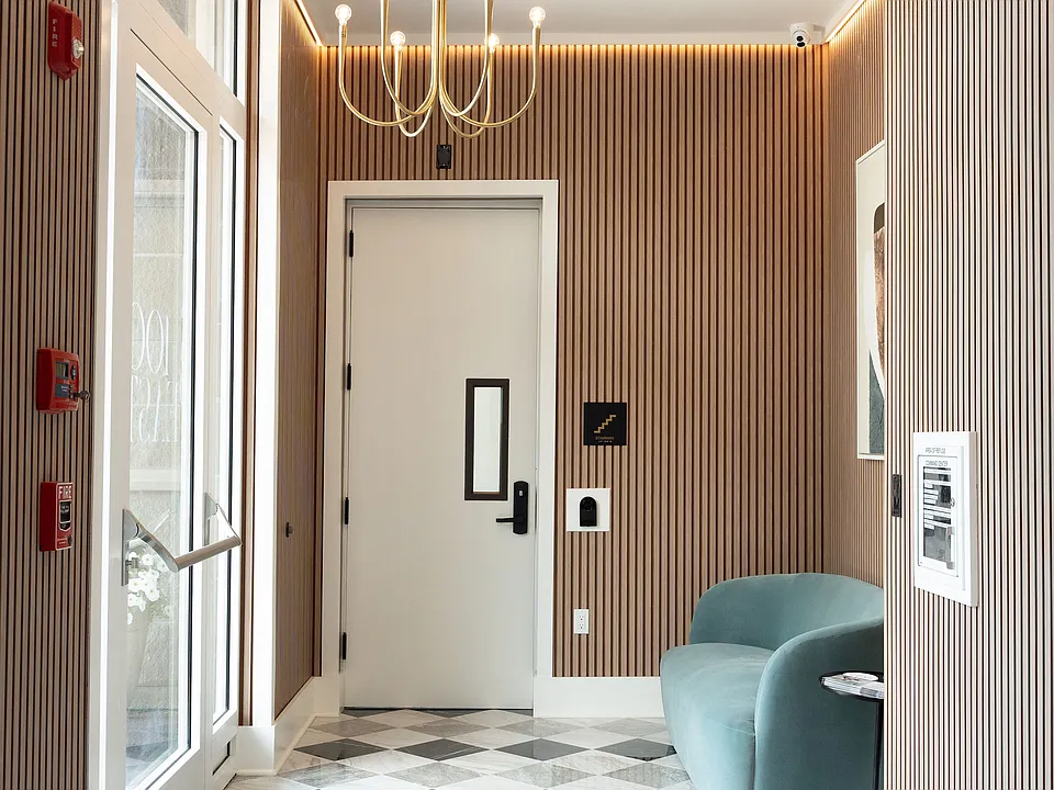 100 E Putnam Ave #311