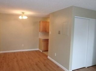 2 Village Green Ln APT 4, Natick, MA 01760