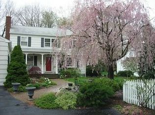 267 N Pine Creek Rd, Fairfield, CT 06824